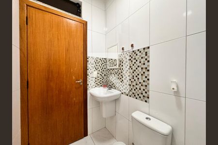 Casa à venda com 212m², 3 quartos e 5 vagas Casa à venda com 212m², 3 quartos e 5 vagasBanheiro de serviço