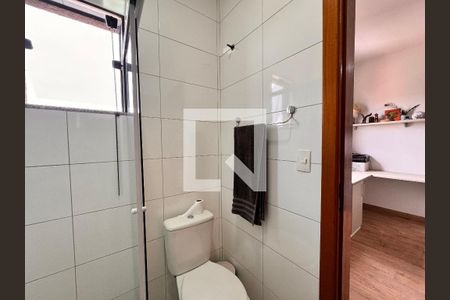 Casa à venda com 212m², 3 quartos e 5 vagas Casa à venda com 212m², 3 quartos e 5 vagasBanheiro da Suíte 2