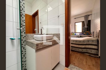 Casa à venda com 212m², 3 quartos e 5 vagas Casa à venda com 212m², 3 quartos e 5 vagasBanheiro da Suíte 1