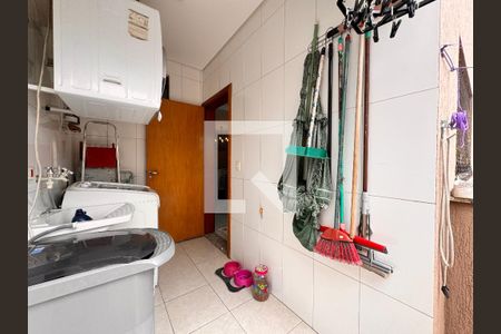 Casa à venda com 212m², 3 quartos e 5 vagas Casa à venda com 212m², 3 quartos e 5 vagasLavanderia