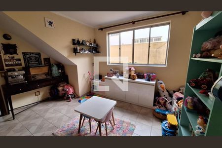 Casa à venda com 220m², 3 quartos e 4 vagas