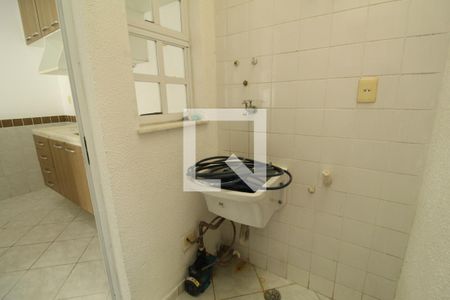 Casa de condomínio à venda com 81m², 3 quartos e 1 vagaÁrea de serviço