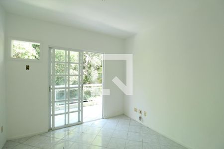 Casa de condomínio à venda com 81m², 3 quartos e 1 vagaSuíte 