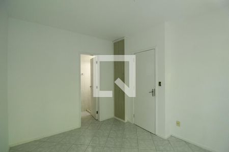 Casa de condomínio à venda com 81m², 3 quartos e 1 vagaSuíte 