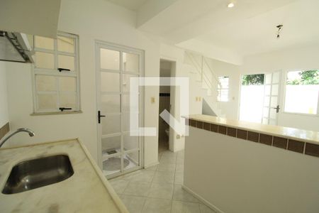 Casa de condomínio à venda com 81m², 3 quartos e 1 vagaCozinha