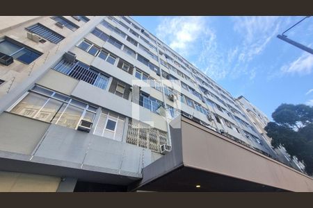 Apartamento à venda com 43m², 1 quarto e sem vaga Apartamento à venda com 43m², 1 quarto e sem vagaFachada