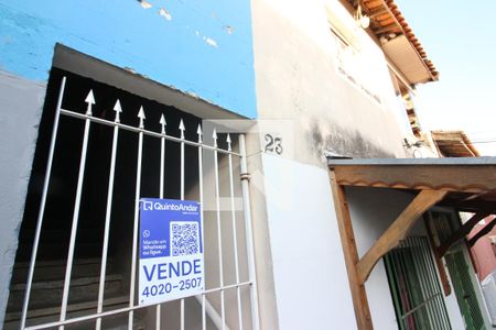 Fachada de casa à venda com 2 quartos, 45m² em Padroeira, Osasco