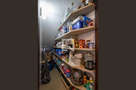 Casa para alugar com 190m², 3 quartos e 2 vagas Casa para alugar com 190m², 3 quartos e 2 vagasCozinha - Despensa