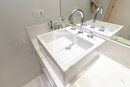 Apartamento à venda com 130m², 3 quartos e 3 vagasBanheiro da Suíte 2