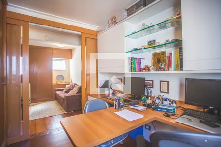 Apartamento à venda com 125m², 4 quartos e 2 vagasQuarto 2 - Reversível