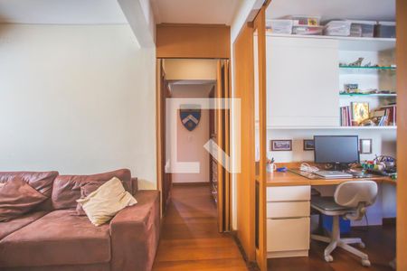 Apartamento à venda com 125m², 4 quartos e 2 vagasCorredor - Quartos