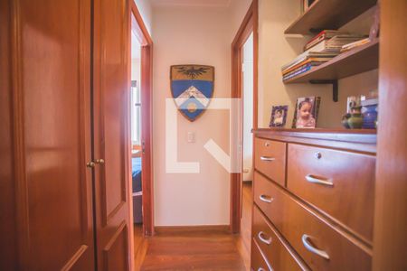 Apartamento à venda com 125m², 4 quartos e 2 vagasCorredor - Quartos