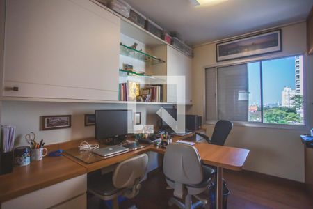 Apartamento à venda com 125m², 4 quartos e 2 vagasQuarto 2 - Reversível