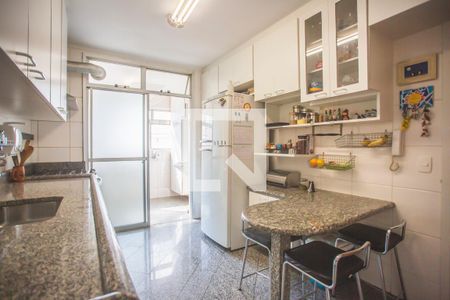 Apartamento à venda com 125m², 4 quartos e 2 vagasCozinha