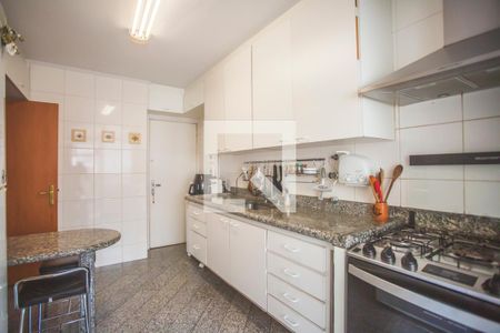 Apartamento à venda com 125m², 4 quartos e 2 vagasCozinha