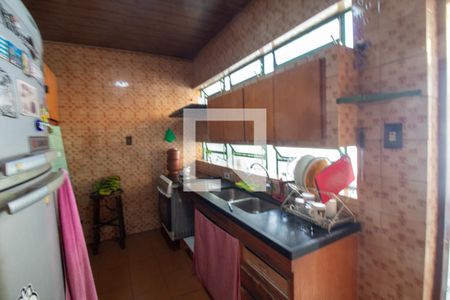 Casa à venda com 220m², 2 quartos e 2 vagas Casa à venda com 220m², 2 quartos e 2 vagasCozinha