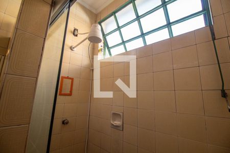 Casa à venda com 220m², 2 quartos e 2 vagas Casa à venda com 220m², 2 quartos e 2 vagasBanheiro