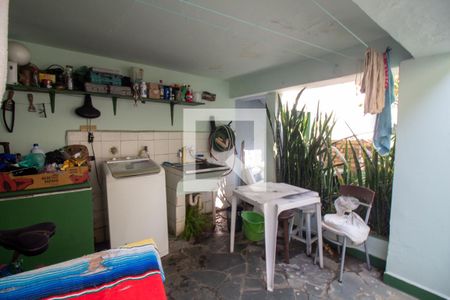 Casa à venda com 220m², 2 quartos e 2 vagas Casa à venda com 220m², 2 quartos e 2 vagasÁrea de Serviço