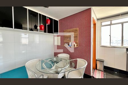 Apartamento à venda com 120m², 3 quartos e 3 vagasCozinha