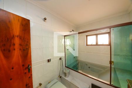 Casa à venda com 245m², 3 quartos e 7 vagasBanheiro da Suíte