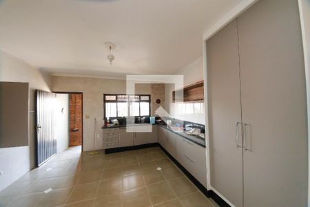 Casa à venda com 245m², 3 quartos e 7 vagasCozinha