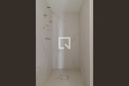 Banheiro de kitnet/studio para alugar com 1 quarto, 27m² em Indianópolis, São Paulo