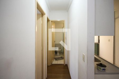 Corredor de apartamento à venda com 2 quartos, 40m² em Vila Antonieta, São Paulo
