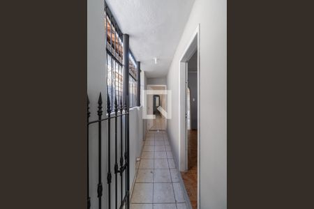 Casa à venda com 120m², 3 quartos e 2 vagasCorredor