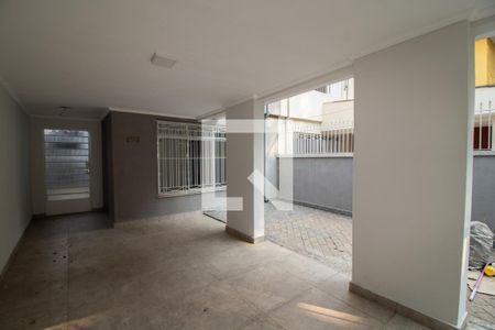 Garagem de casa à venda com 3 quartos, 208m² em Tucuruvi, São Paulo