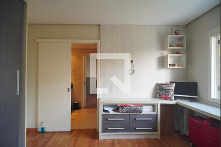Casa à venda com 450m², 5 quartos e 4 vagasSuíte 2