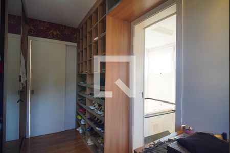 Casa à venda com 450m², 5 quartos e 4 vagasCloset da suíte 1