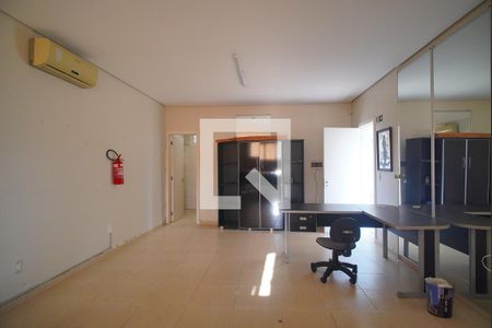 Casa à venda com 450m², 5 quartos e 4 vagasEscritório