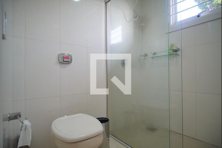 Casa à venda com 450m², 5 quartos e 4 vagasBanheiro da Suíte 2,3
