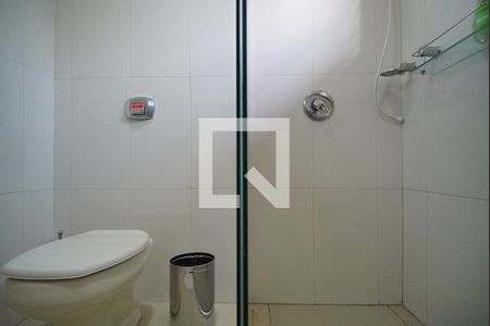 Casa à venda com 450m², 5 quartos e 4 vagasBanheiro da Suíte 2,3