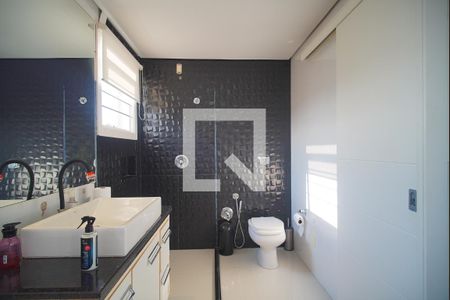 Casa à venda com 450m², 5 quartos e 4 vagasBanheiro da Suíte 1