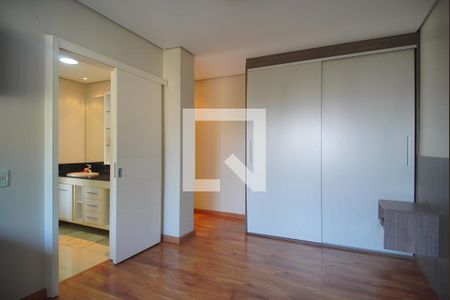 Casa à venda com 450m², 5 quartos e 4 vagasSuíte 3