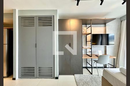 Sala/Quarto de kitnet/studio à venda com 1 quarto, 32m² em Centro, Rio de Janeiro