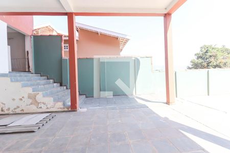 Casa à venda com 408m², 4 quartos e 2 vagasQuintal