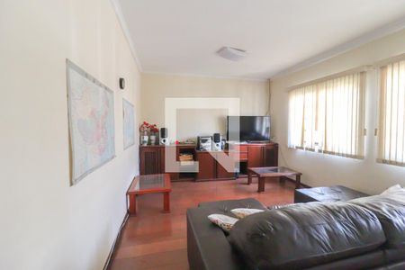 Casa à venda com 408m², 4 quartos e 2 vagasSala 3