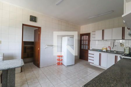 Casa à venda com 408m², 4 quartos e 2 vagasCozinha