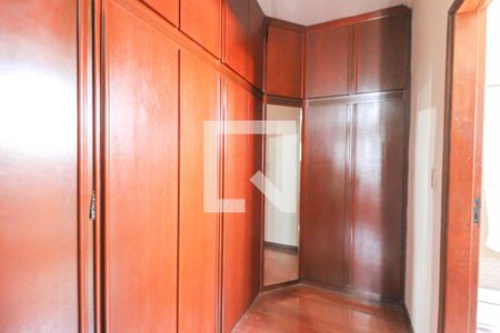 Casa à venda com 408m², 4 quartos e 2 vagasSuíte