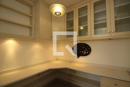 Apartamento à venda com 235m², 3 quartos e 3 vagasÁrea de serviço 