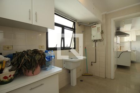 Apartamento à venda com 235m², 3 quartos e 3 vagasÁrea de serviço 