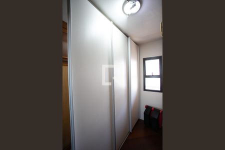 Apartamento à venda com 210m², 3 quartos e 3 vagas Apartamento à venda com 210m², 3 quartos e 3 vagasCloset da suíte 3