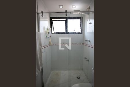 Apartamento à venda com 210m², 3 quartos e 3 vagas Apartamento à venda com 210m², 3 quartos e 3 vagasBanheiro suíte 2