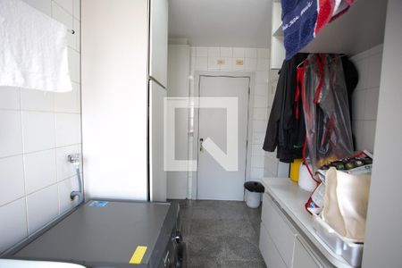 Apartamento à venda com 210m², 3 quartos e 3 vagas Apartamento à venda com 210m², 3 quartos e 3 vagasÁrea de Serviço