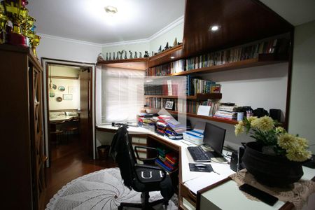 Apartamento à venda com 210m², 3 quartos e 3 vagas Apartamento à venda com 210m², 3 quartos e 3 vagasEscritório