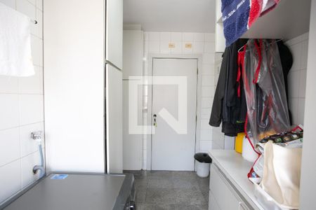 Apartamento à venda com 210m², 3 quartos e 3 vagas Apartamento à venda com 210m², 3 quartos e 3 vagasÁrea de Serviço