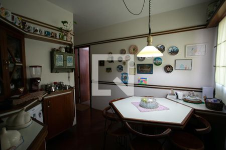 Apartamento à venda com 210m², 3 quartos e 3 vagas Apartamento à venda com 210m², 3 quartos e 3 vagascopa