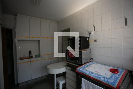 Apartamento à venda com 210m², 3 quartos e 3 vagas Apartamento à venda com 210m², 3 quartos e 3 vagascozinha